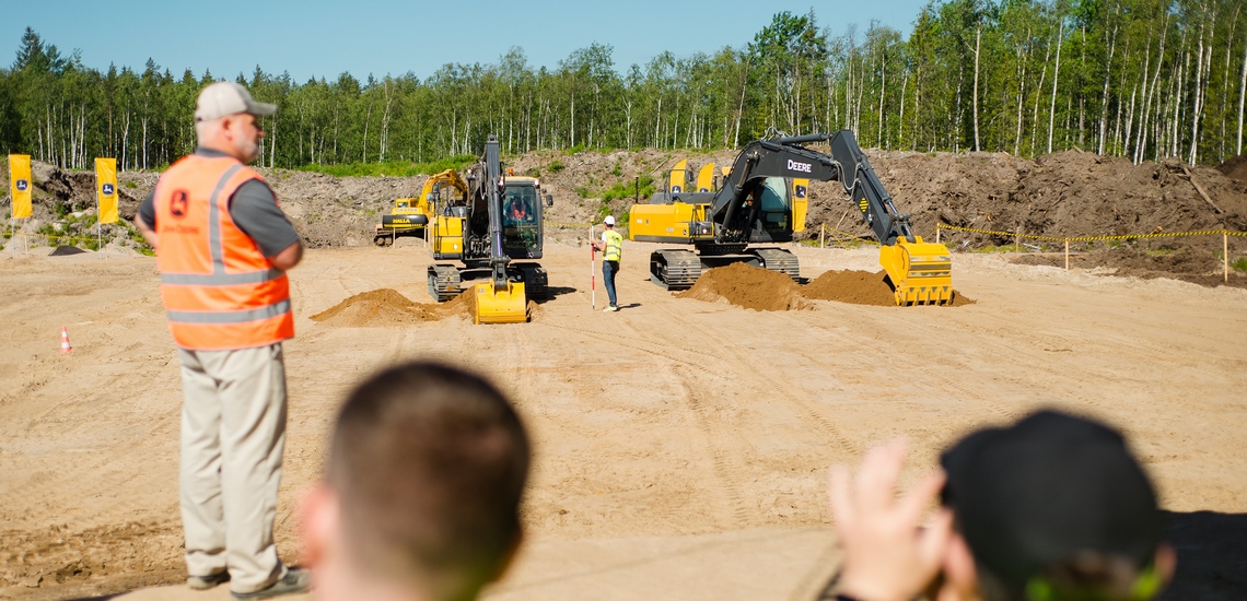 JohnDeere_Demo_with_Topcon_03