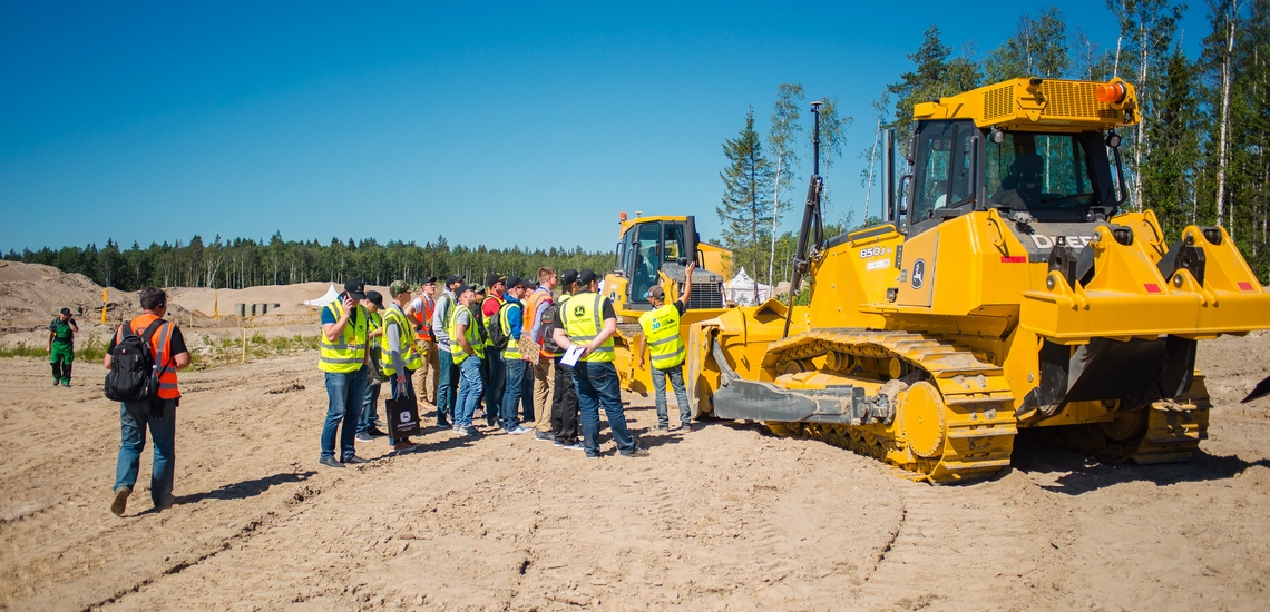 JohnDeere_Demo_with_Topcon_05